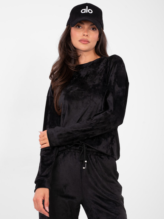 Black set with long sleeves and decorative details