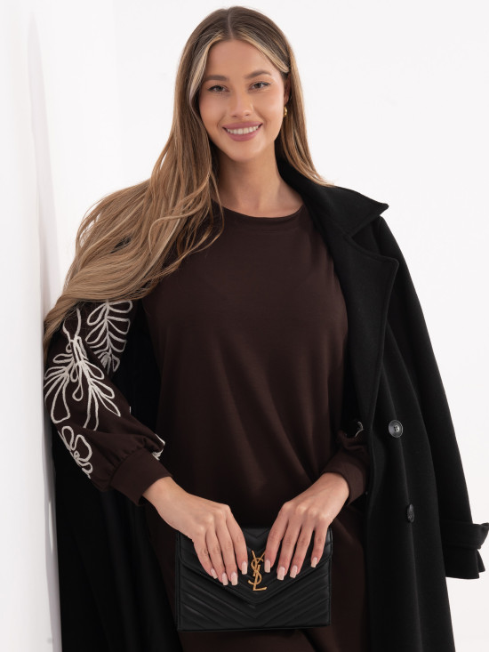 Short brown dress with embroidery and puff sleeves