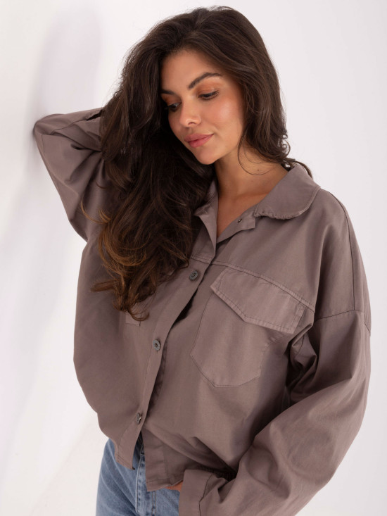 Women's beige cotton shirt with pockets