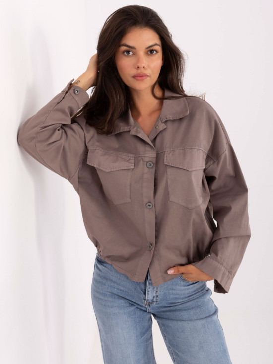 Women's beige cotton shirt with pockets