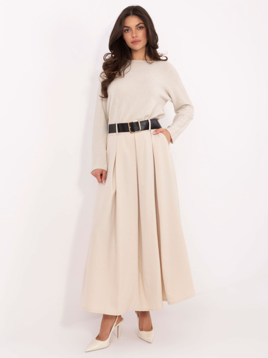 Elegant beige maxi skirt with belt and pockets