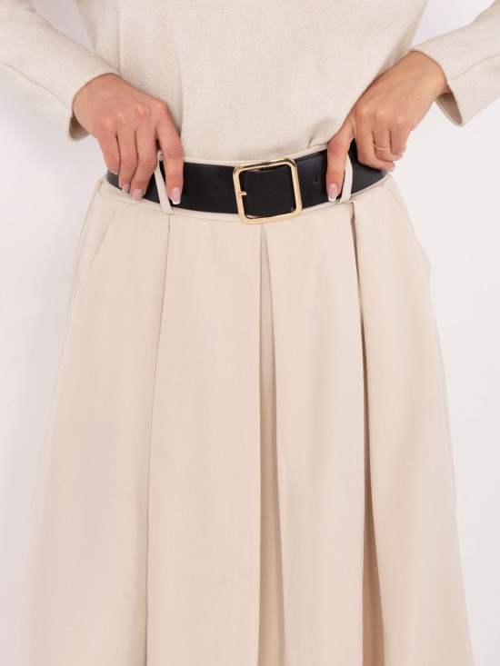 Elegant beige maxi skirt with belt and pockets