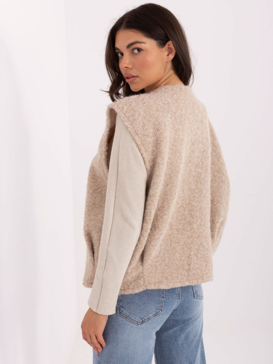 Beige knitted vest with pockets
