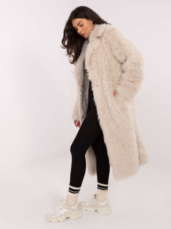 Elegant beige women's coat with lining