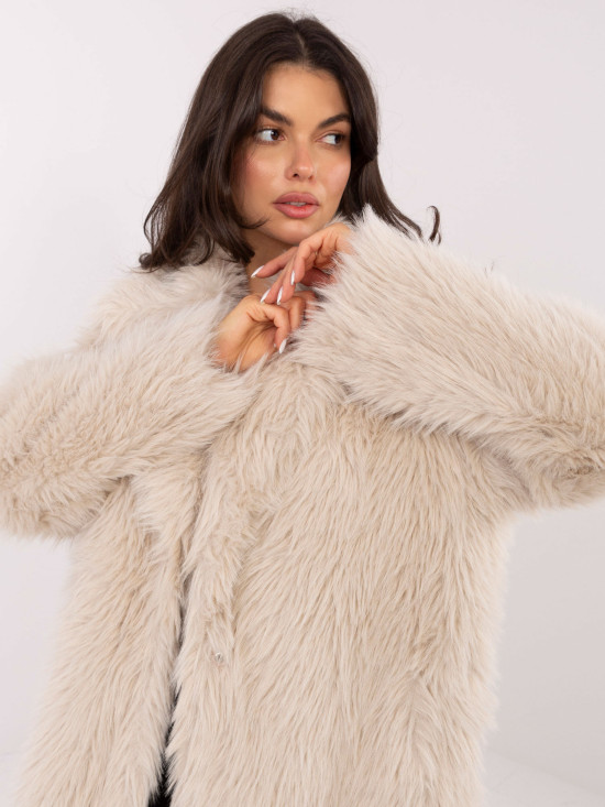 Elegant beige women's coat with lining