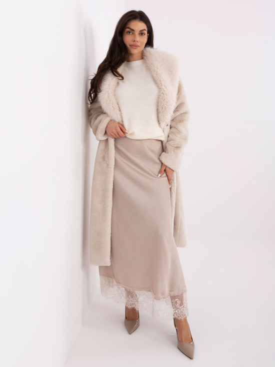 Elegant beige coat with lining