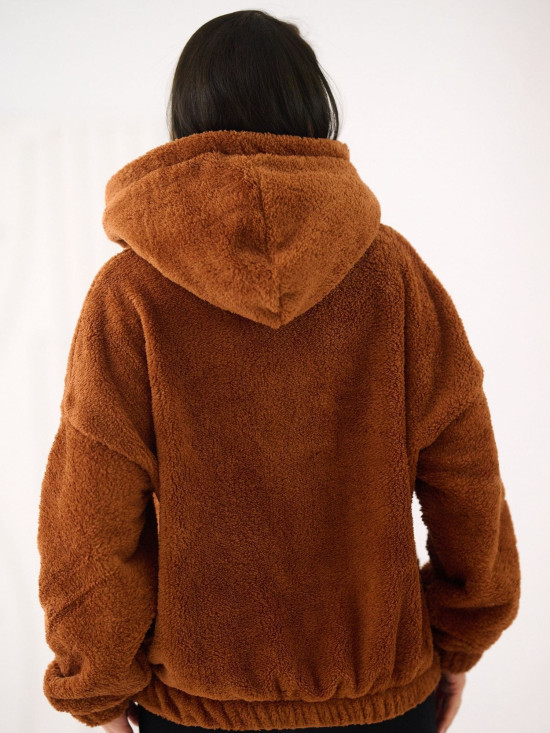 Beige hoodie with hood and pocket