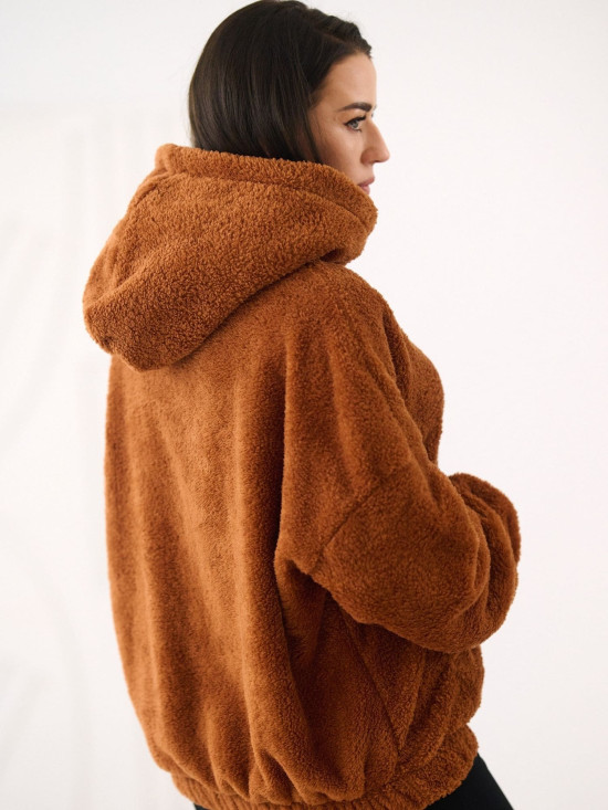 Beige hoodie with hood and pocket