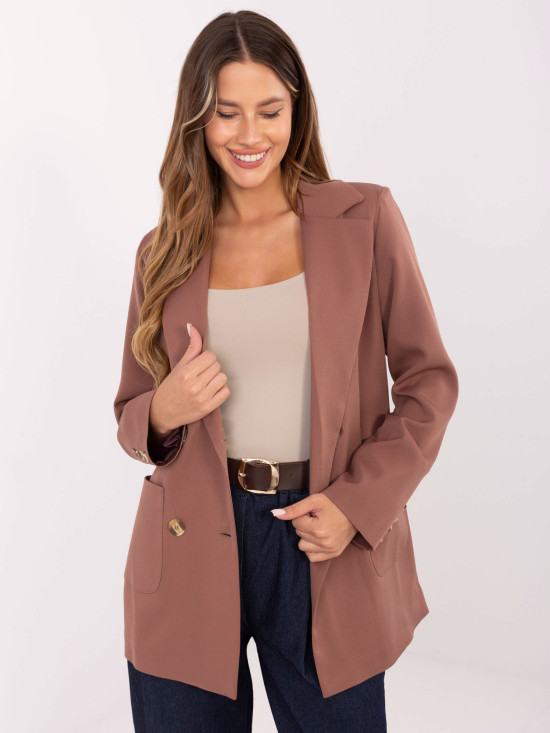 Elegant beige blazer with lining and pockets