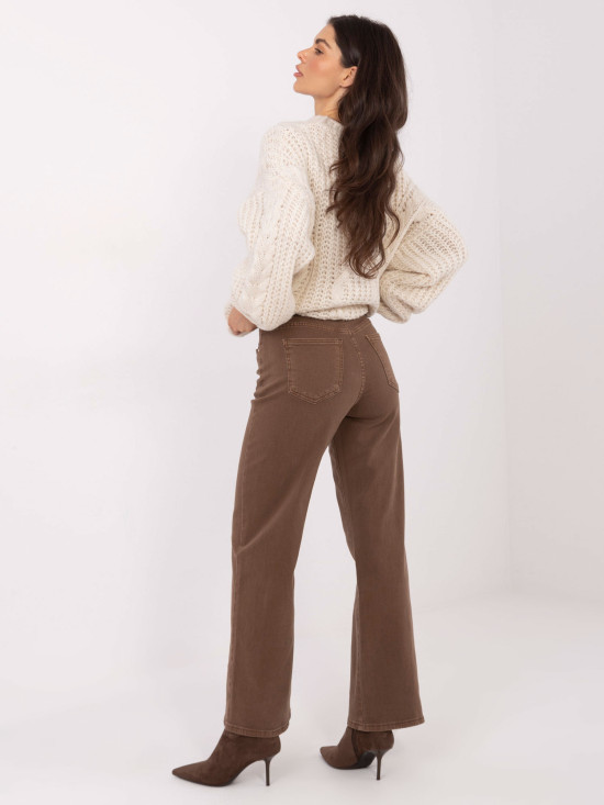 Women's brown straight-leg jeans