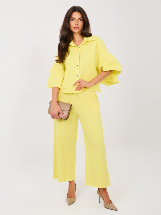 Short yellow denim jacket with ruffle and 3/4 sleeves