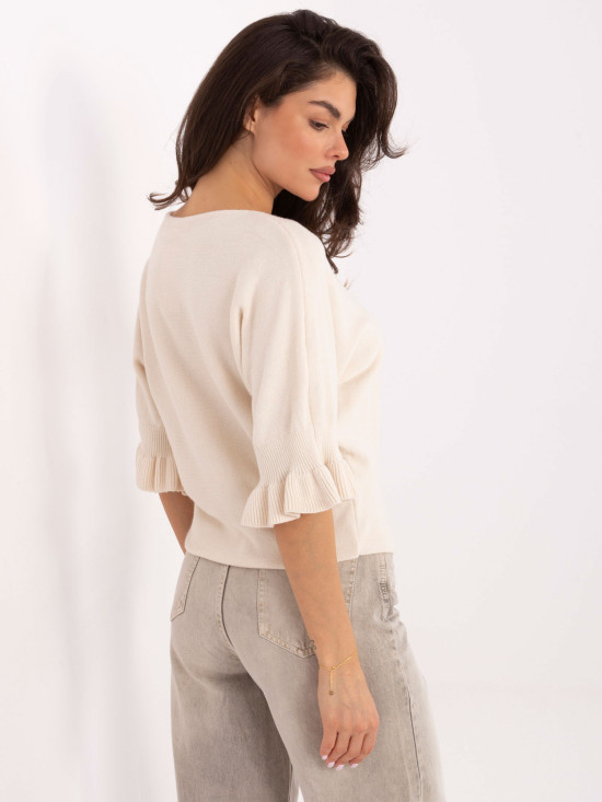 Elegant beige sweater with ruffle and 3/4 sleeves