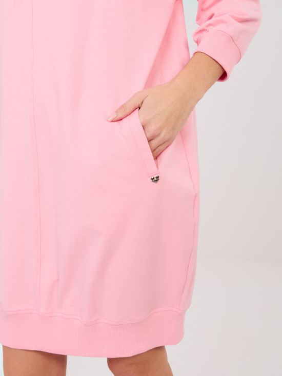 Pink cotton dress with 3/4 sleeves and V-neckline