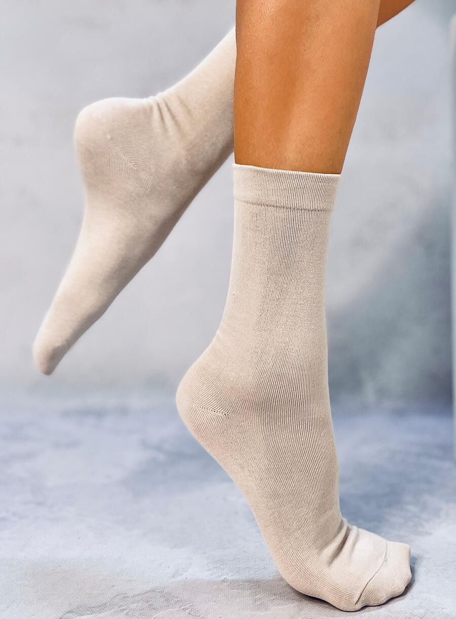 Smooth high nude women's socks
