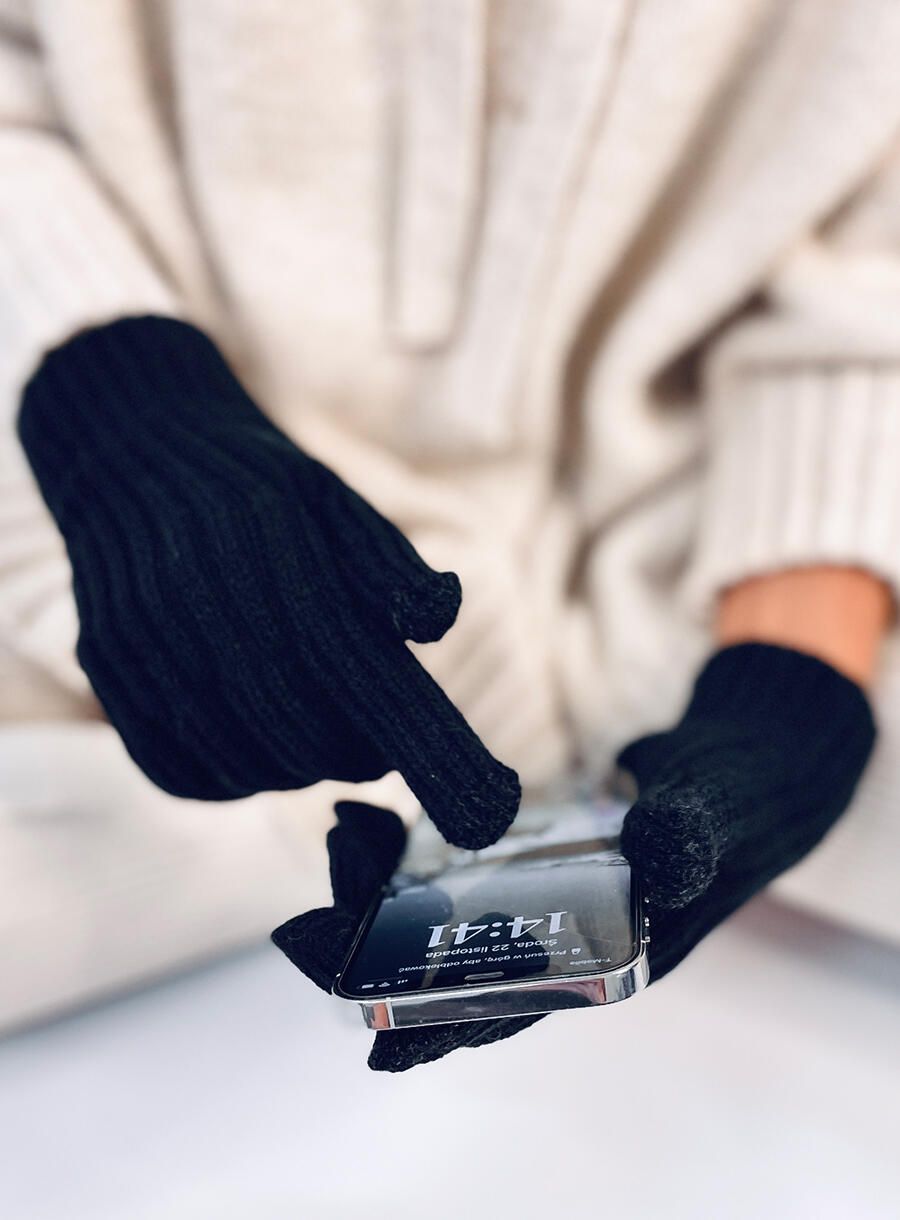 Warm women's gloves black