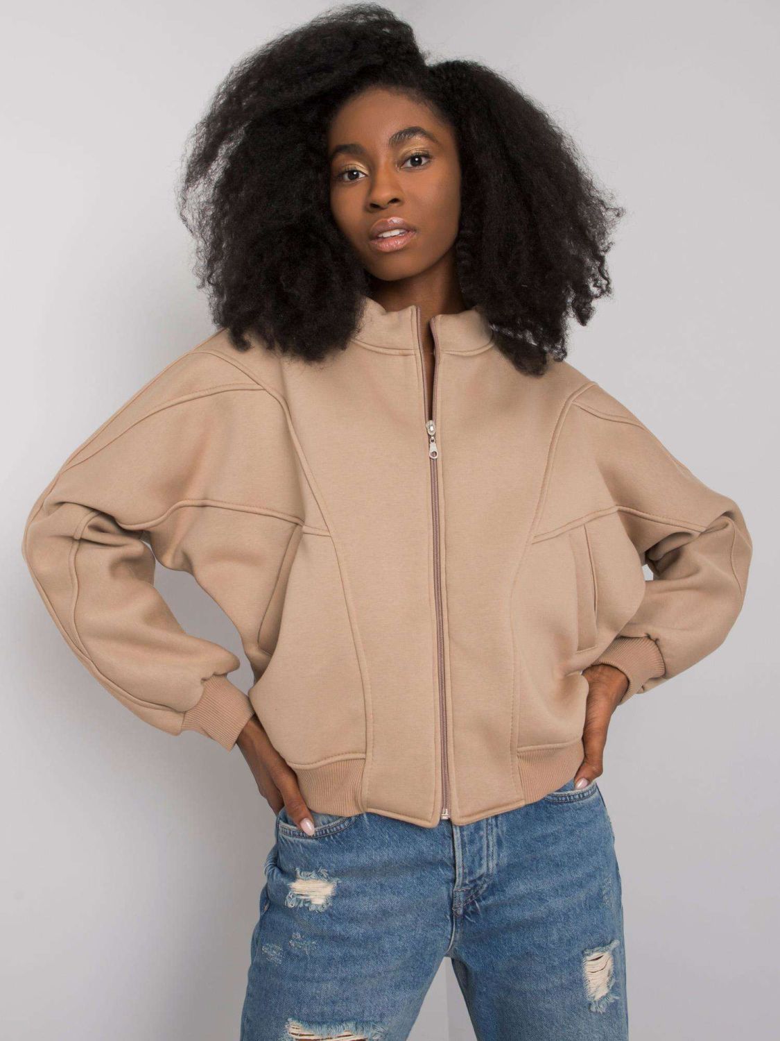 Stylish Beige Sweatshirt with Long Sleeves