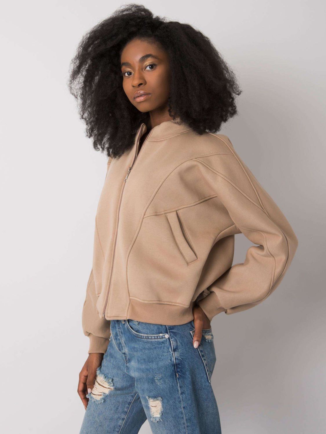 Stylish Beige Sweatshirt with Long Sleeves