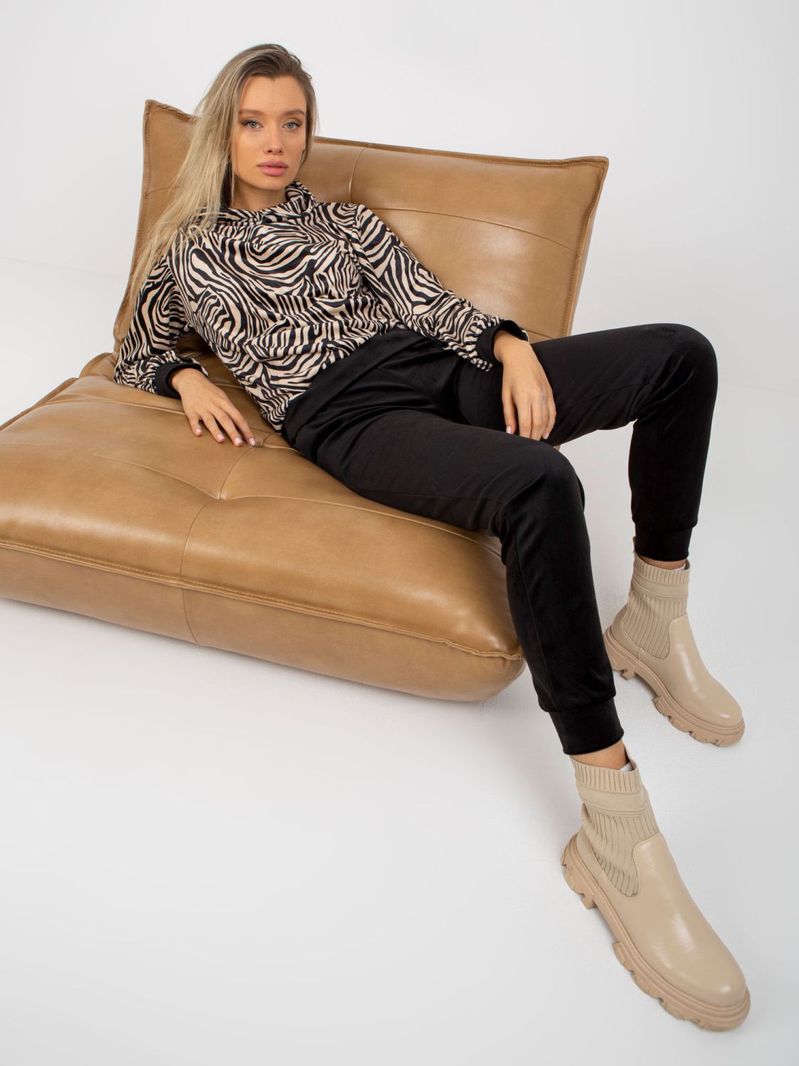 Beige-Black Velour Set with Leopard Print Hoodie RUE PARIS