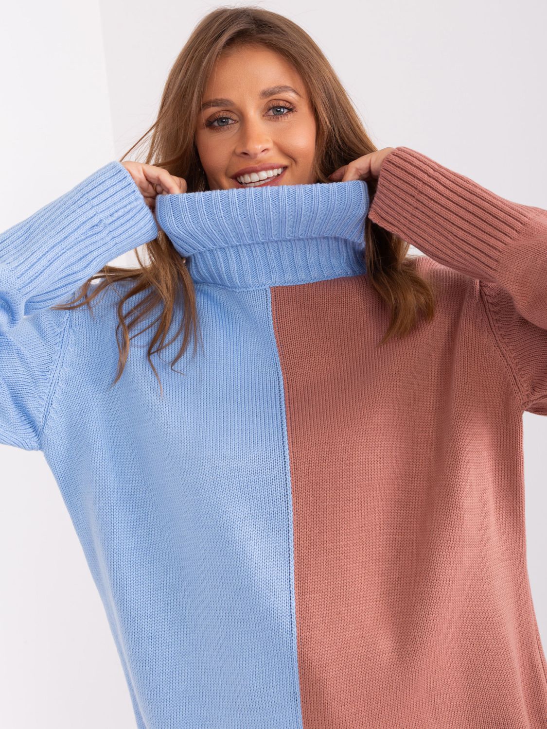 Two-tone Sweater with Turtleneck in Blue-Pink Combination