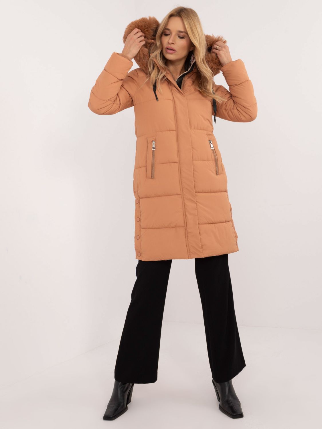 Comfortable Winter Jacket with Detachable Hood