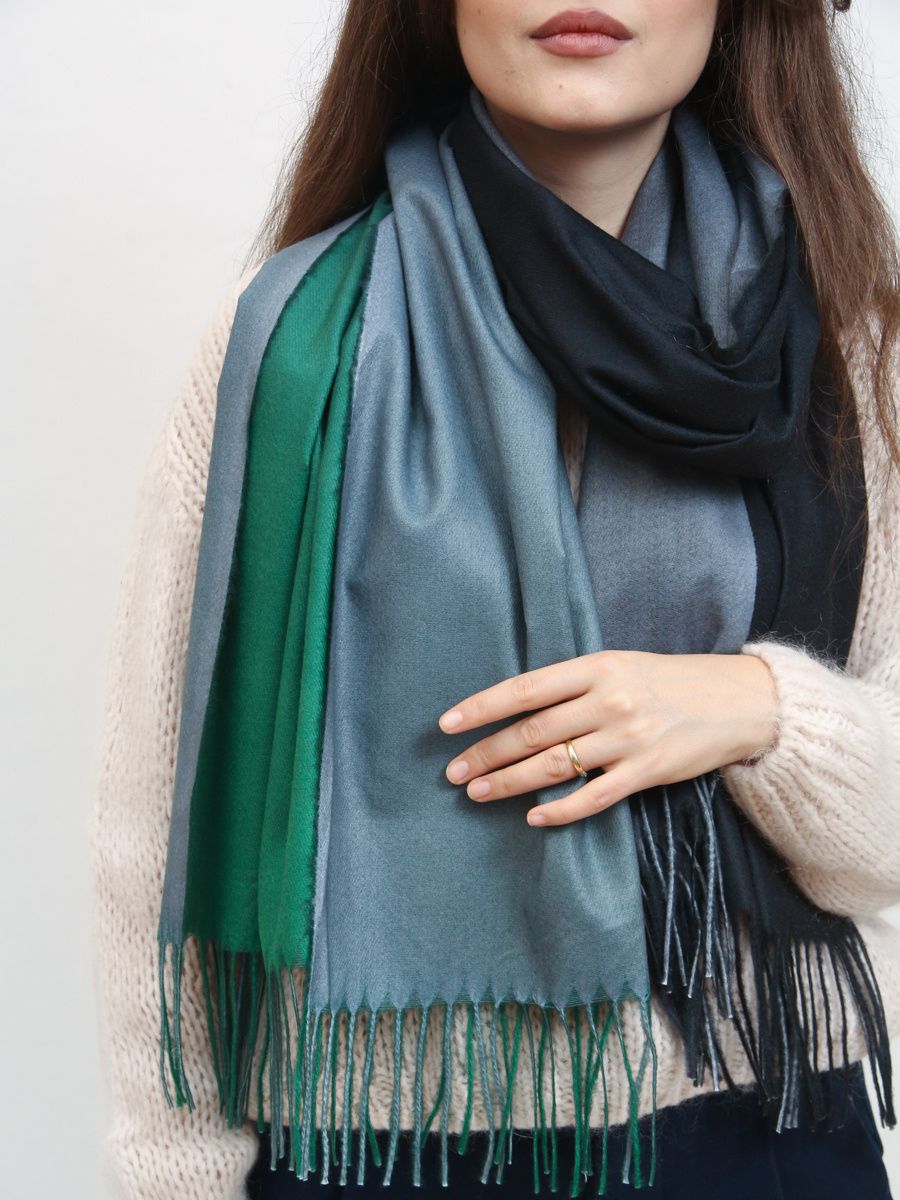 Colourful woolen winter scarf green/blue