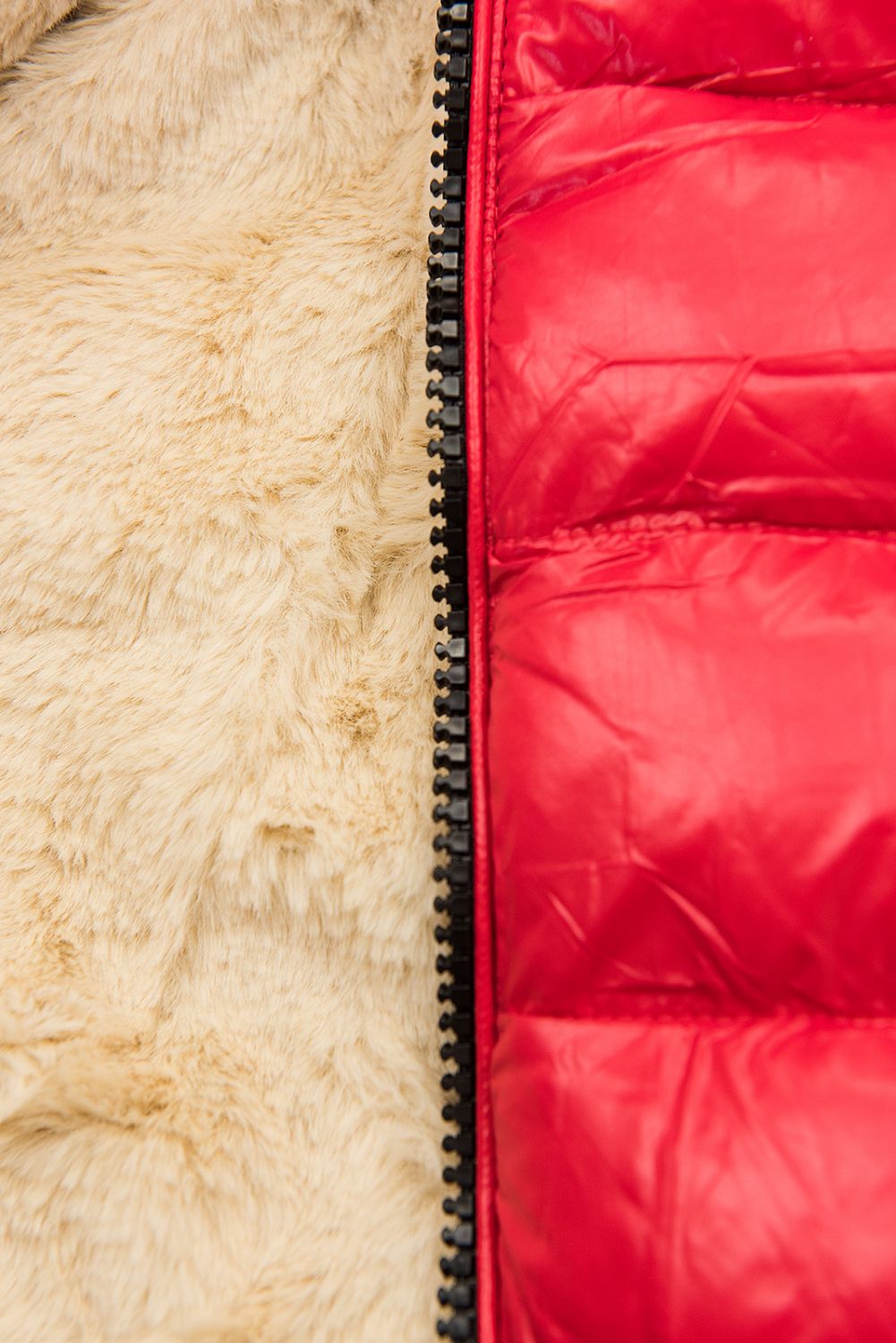 Belted winter jacket in red/beige