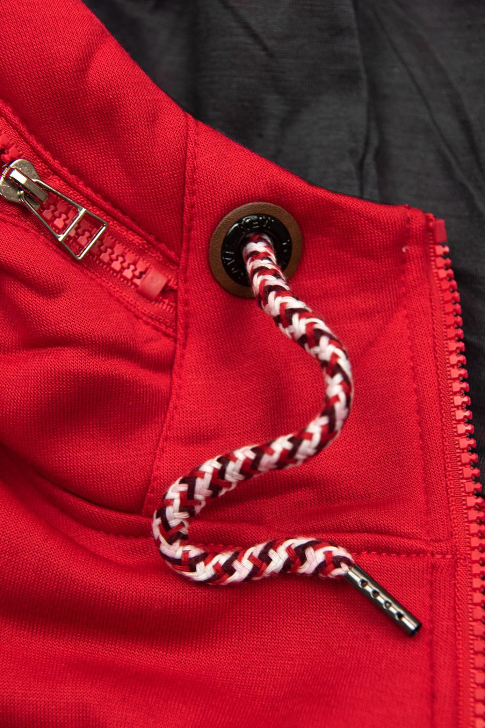 Red elongated hoodie in shaped cut