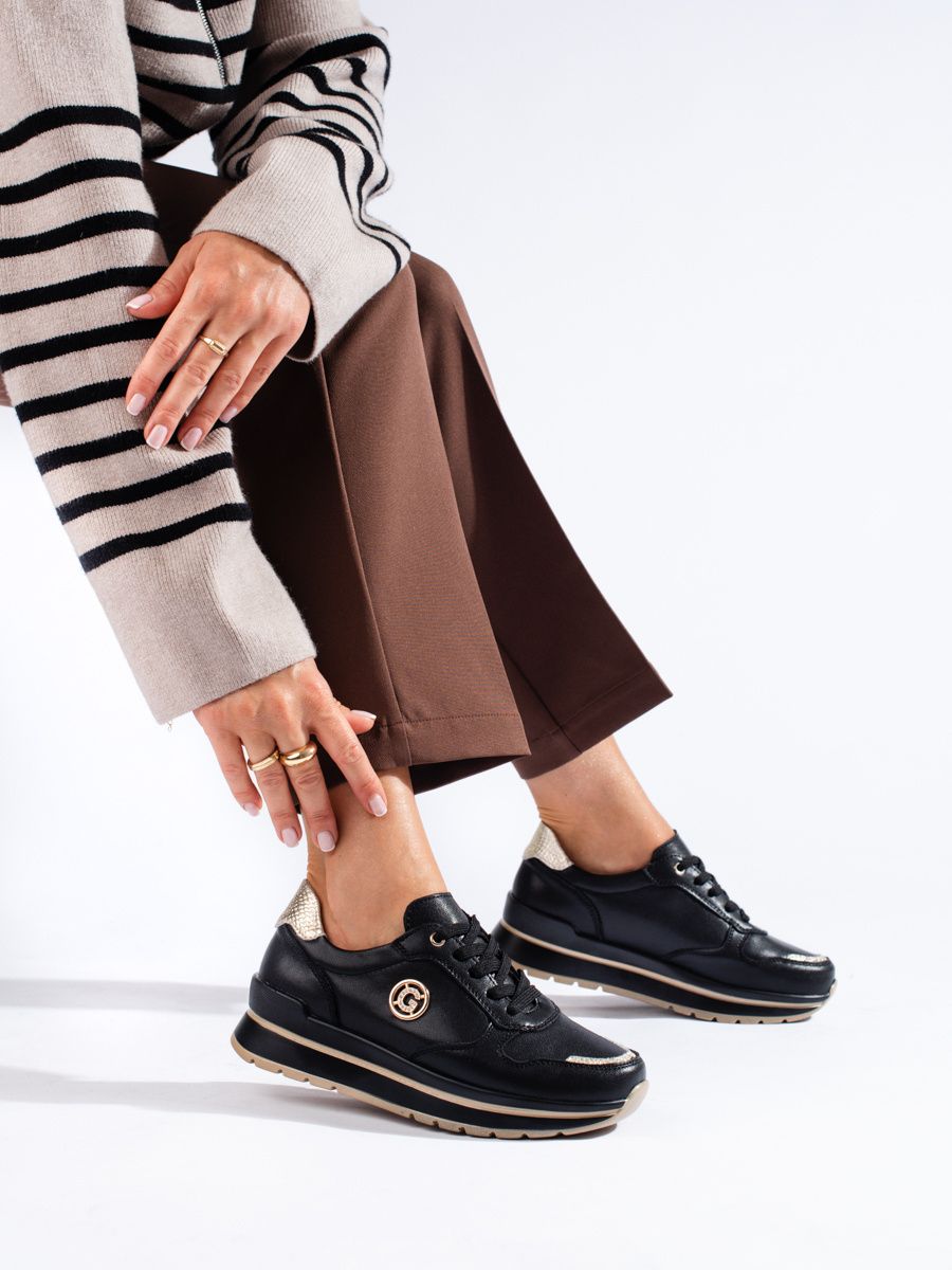 Sports -elegant sneakers black/gold