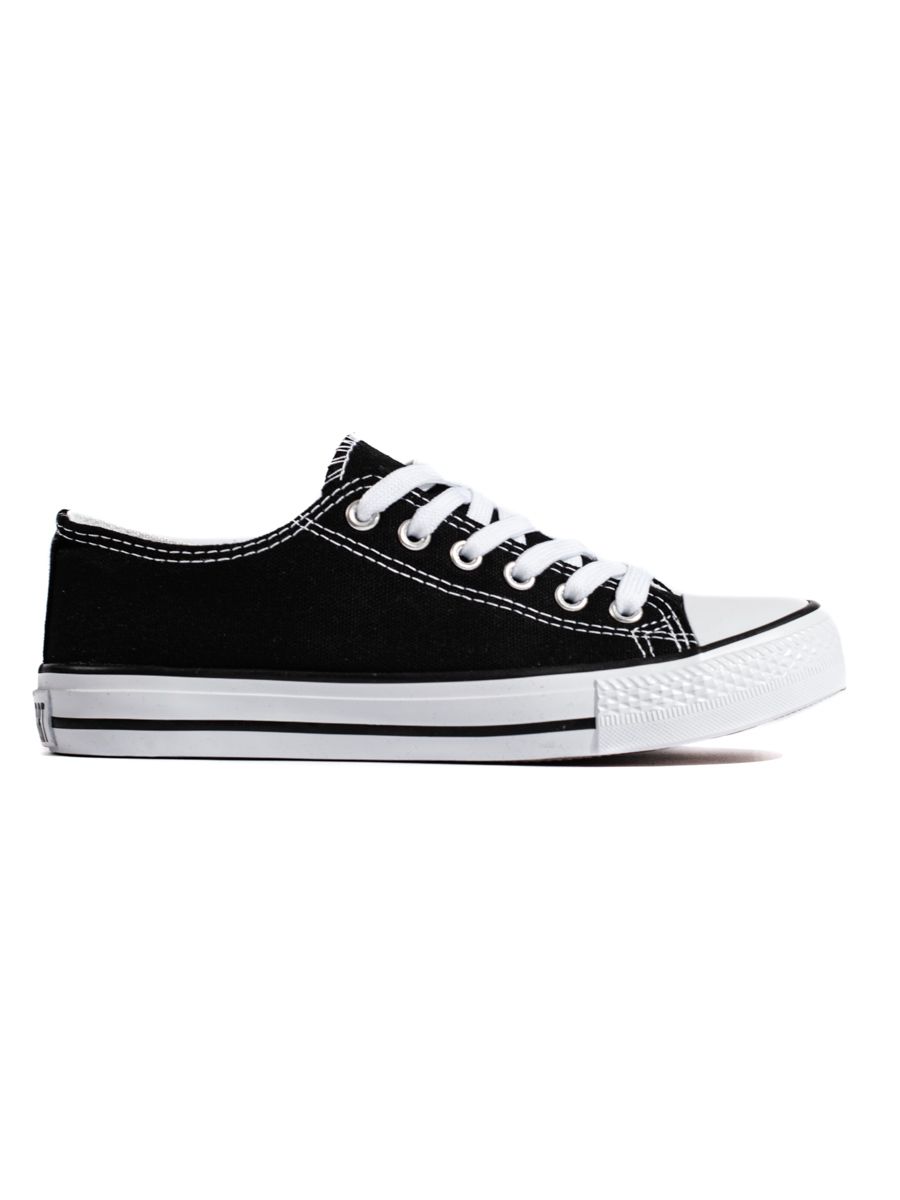 Black women's canvas sneakers