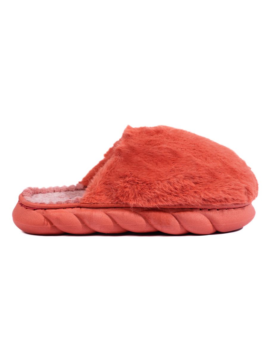 Coral red fur slippers on a thick sole