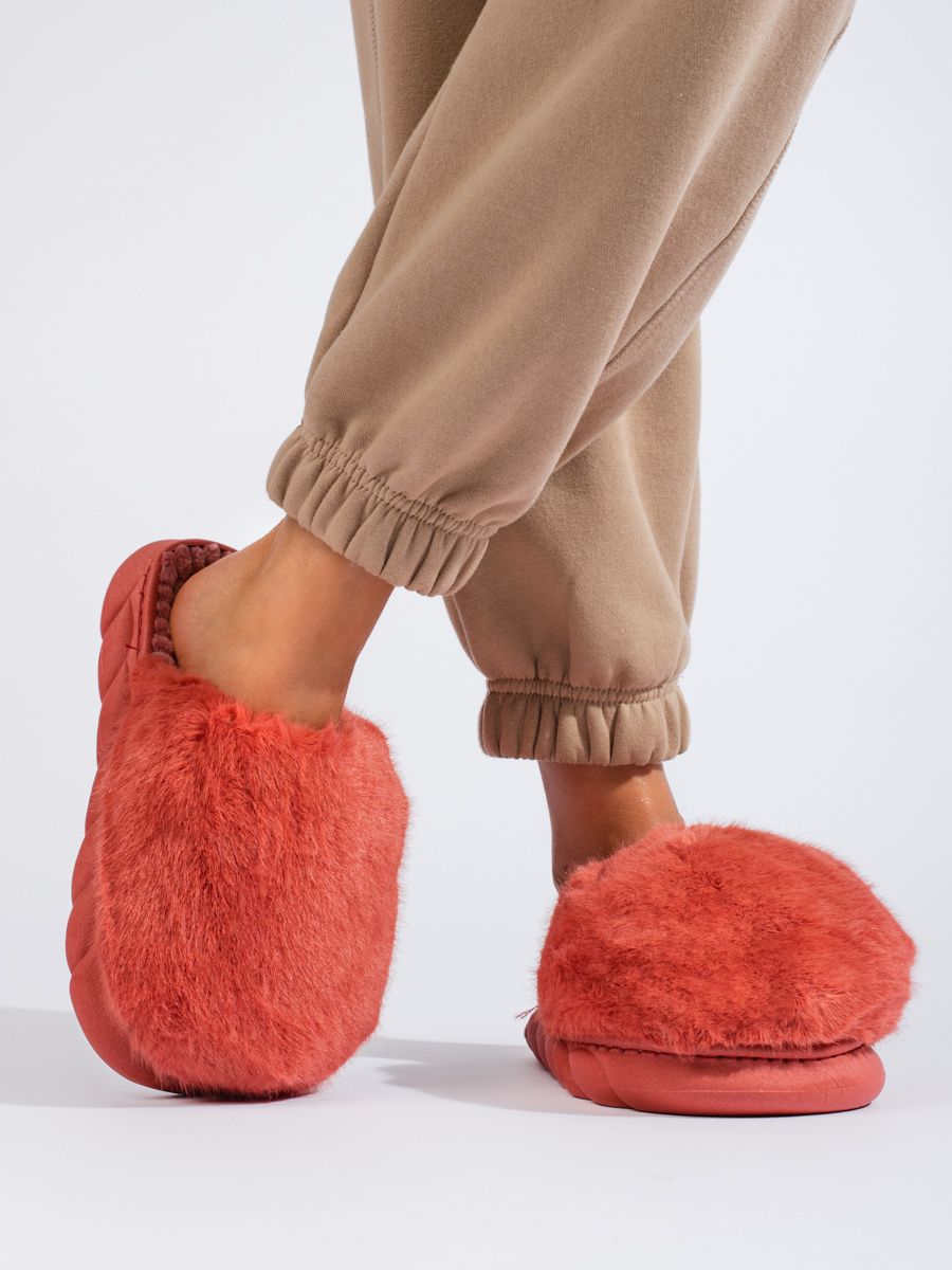Coral red fur slippers on a thick sole