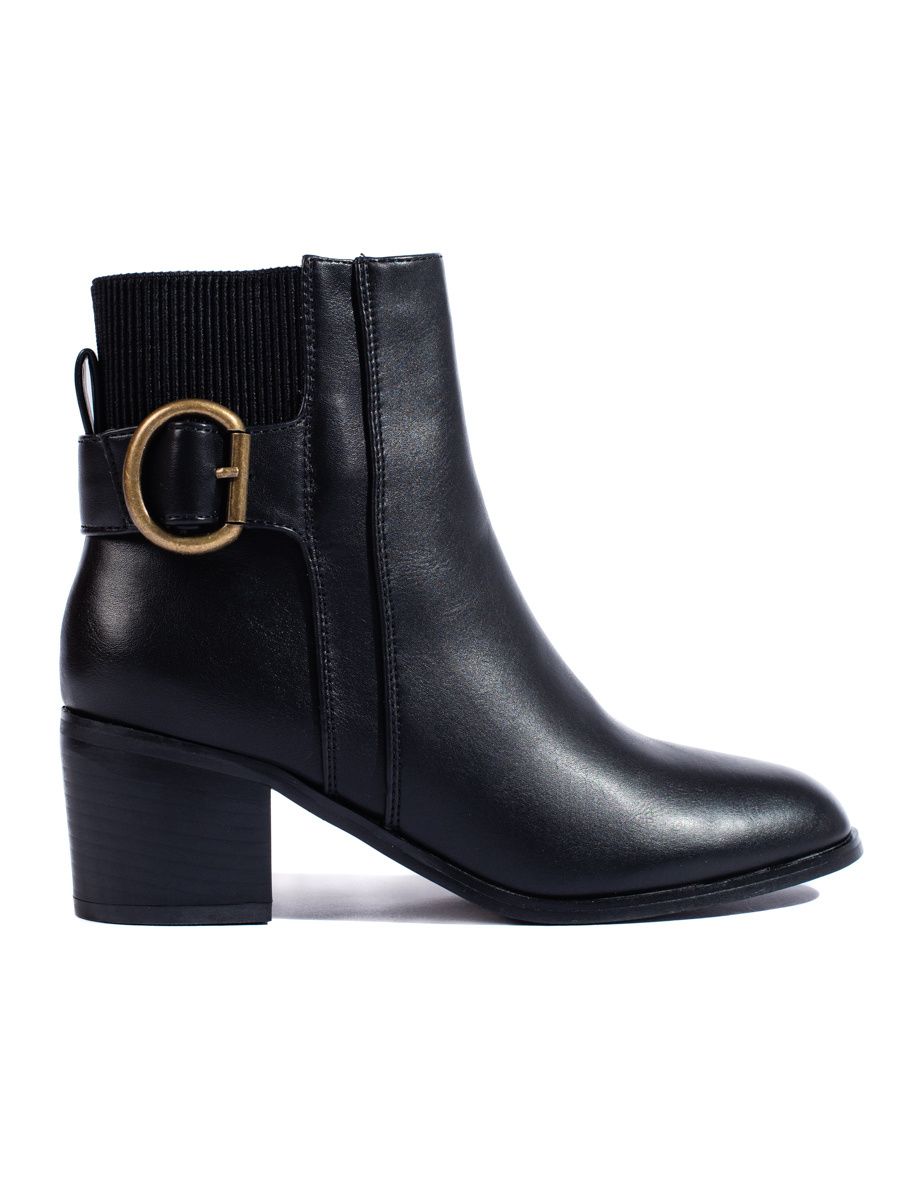 Black elegant ankle boots with buckle