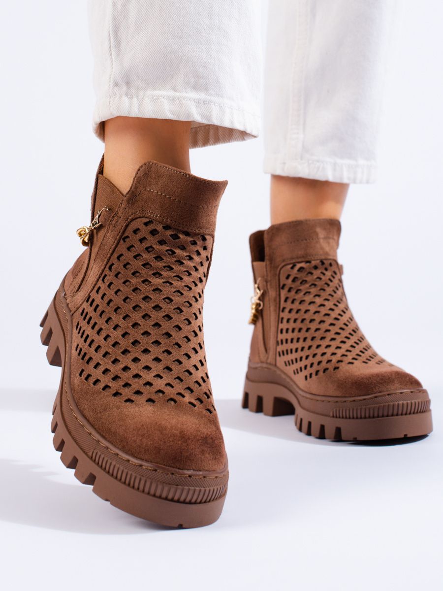 Brown low suede boots with chain