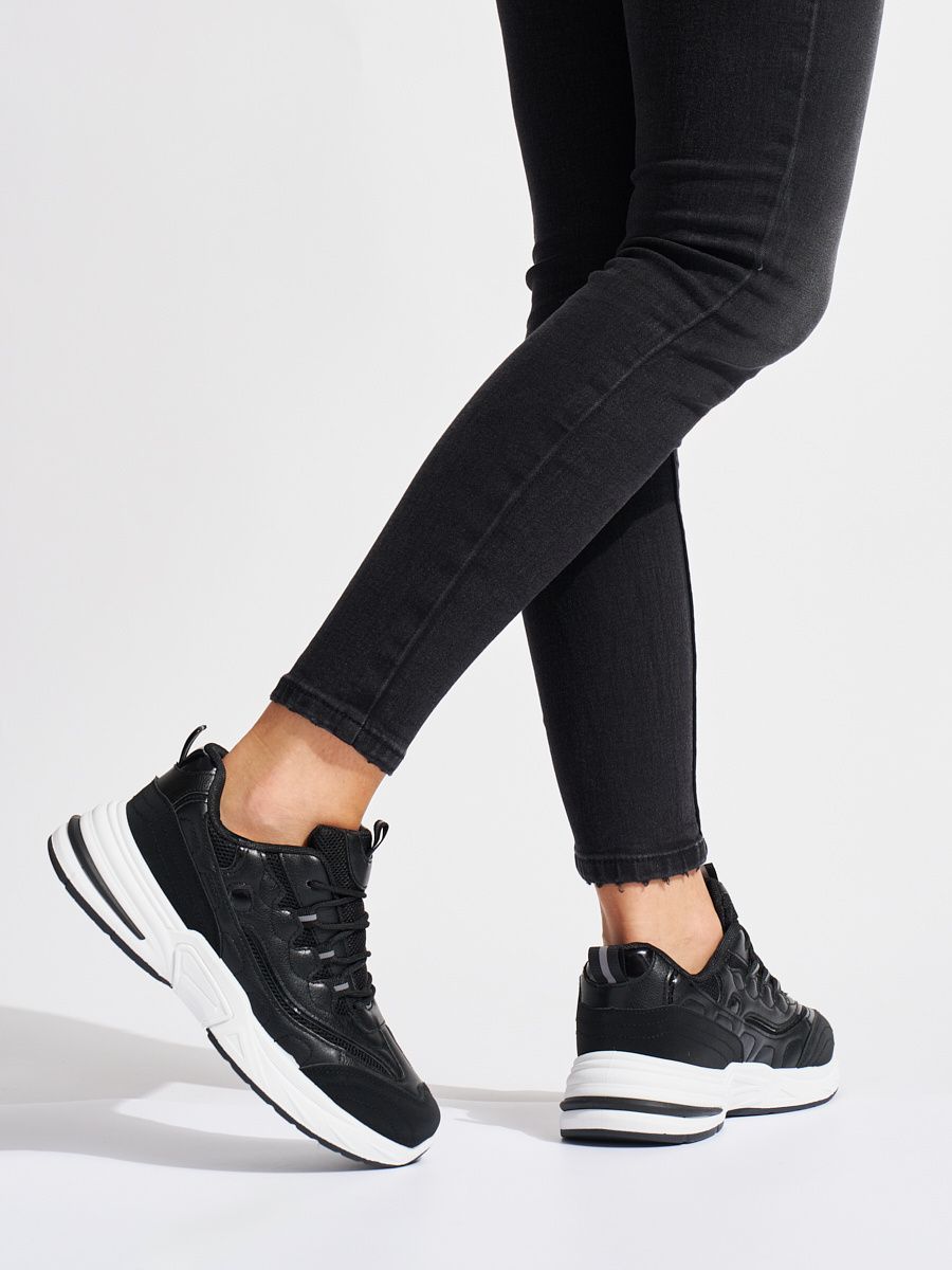 Black Women's Sports Shoes with Thick Sole