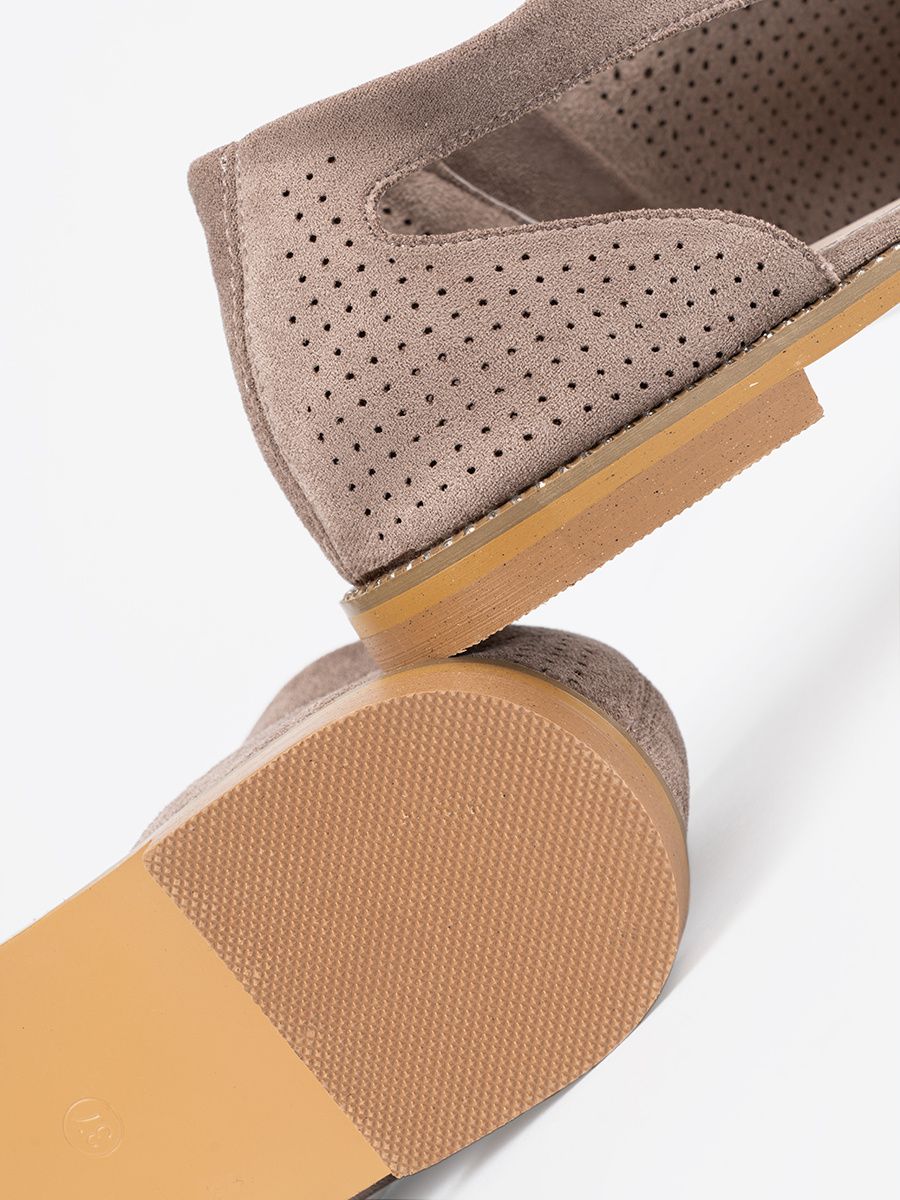 Elegant Perforated Flat Sandals in Beige