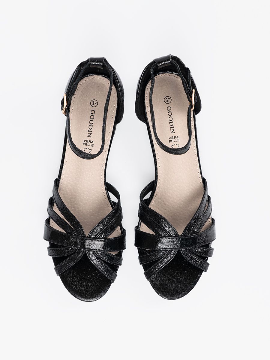 Elegant Black Sandals with Low Heel