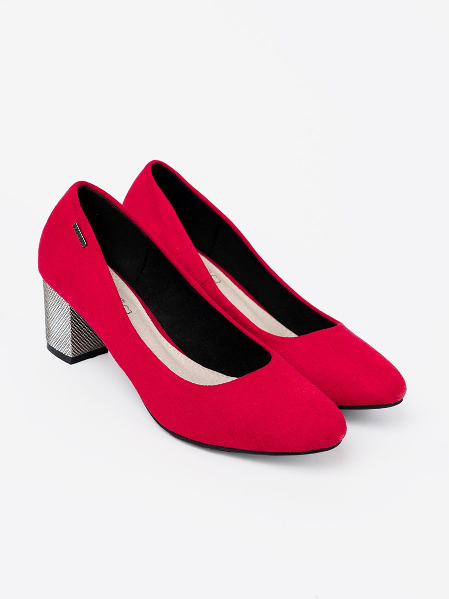 Red Pumps on Silver Heel