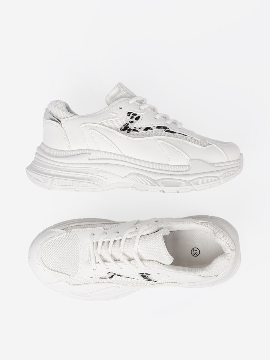 White Sport Shoes with Decorative Accent