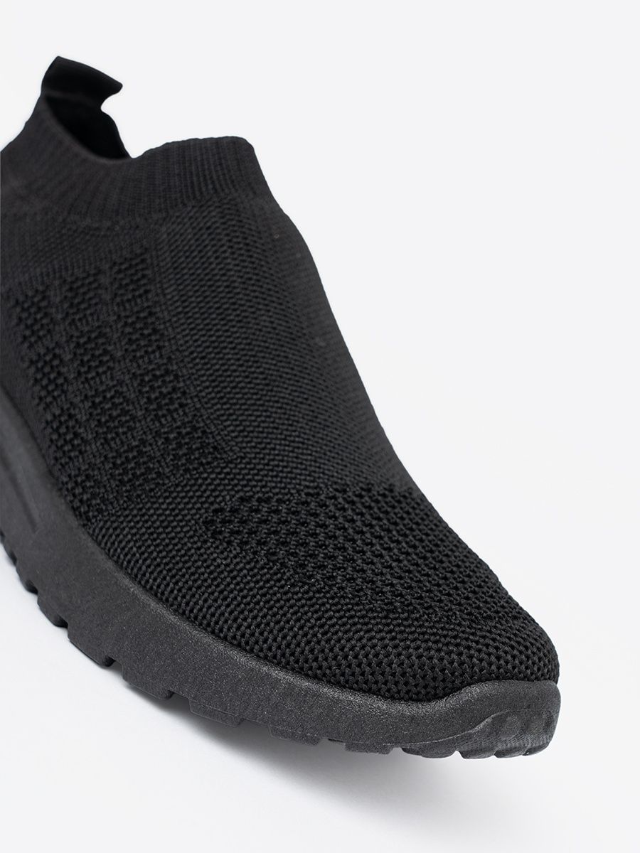Black Sporty Slip-On Sneakers with Mesh Upper