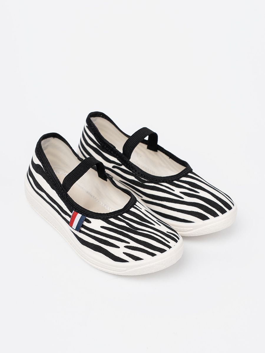 Lightweight Black and White Sneakers with Zebra Pattern