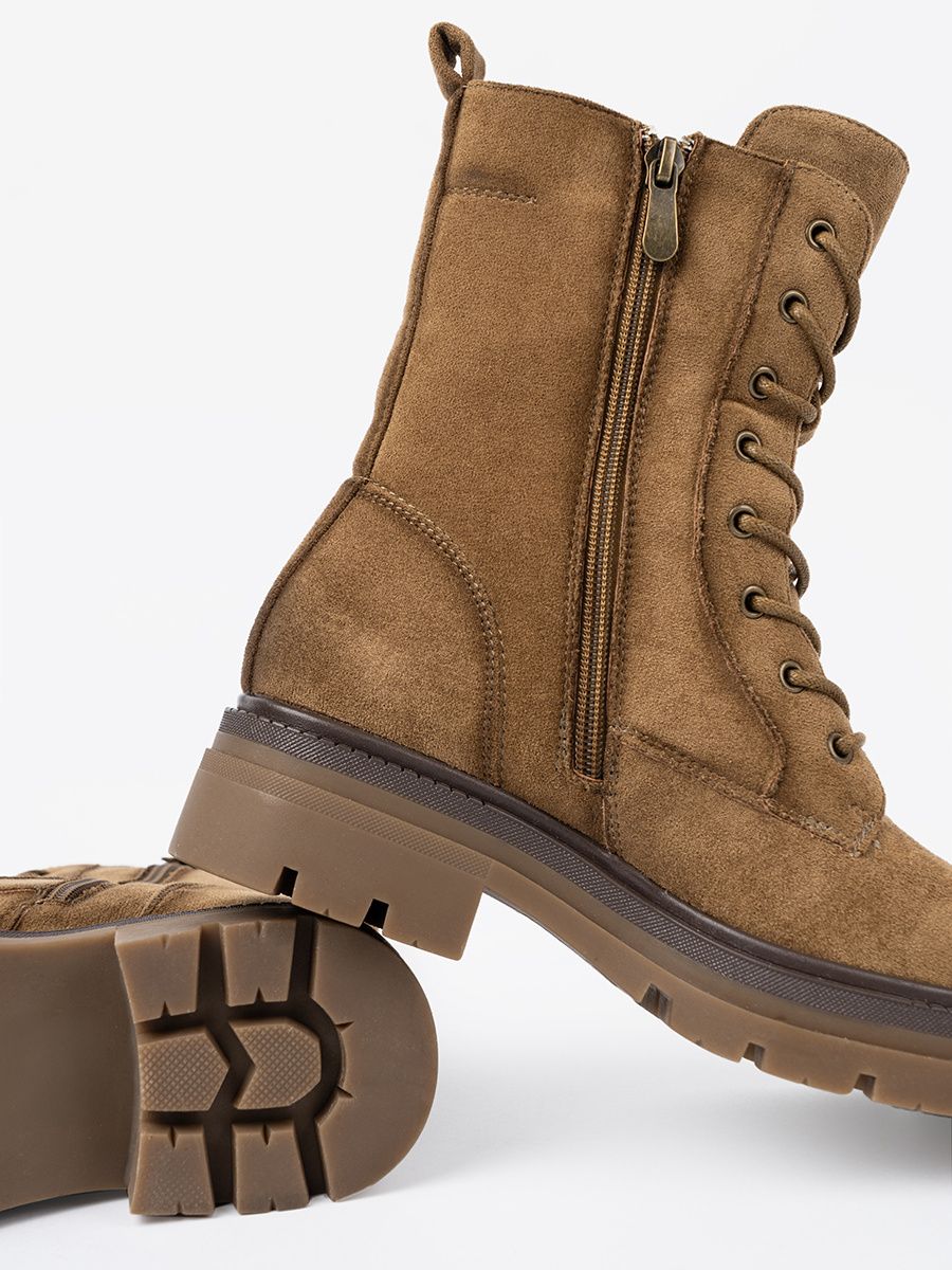 Classic Suede Workers in Brown