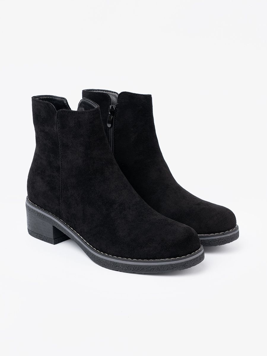 Simple Black Ankle Boots on Comfortable Heel