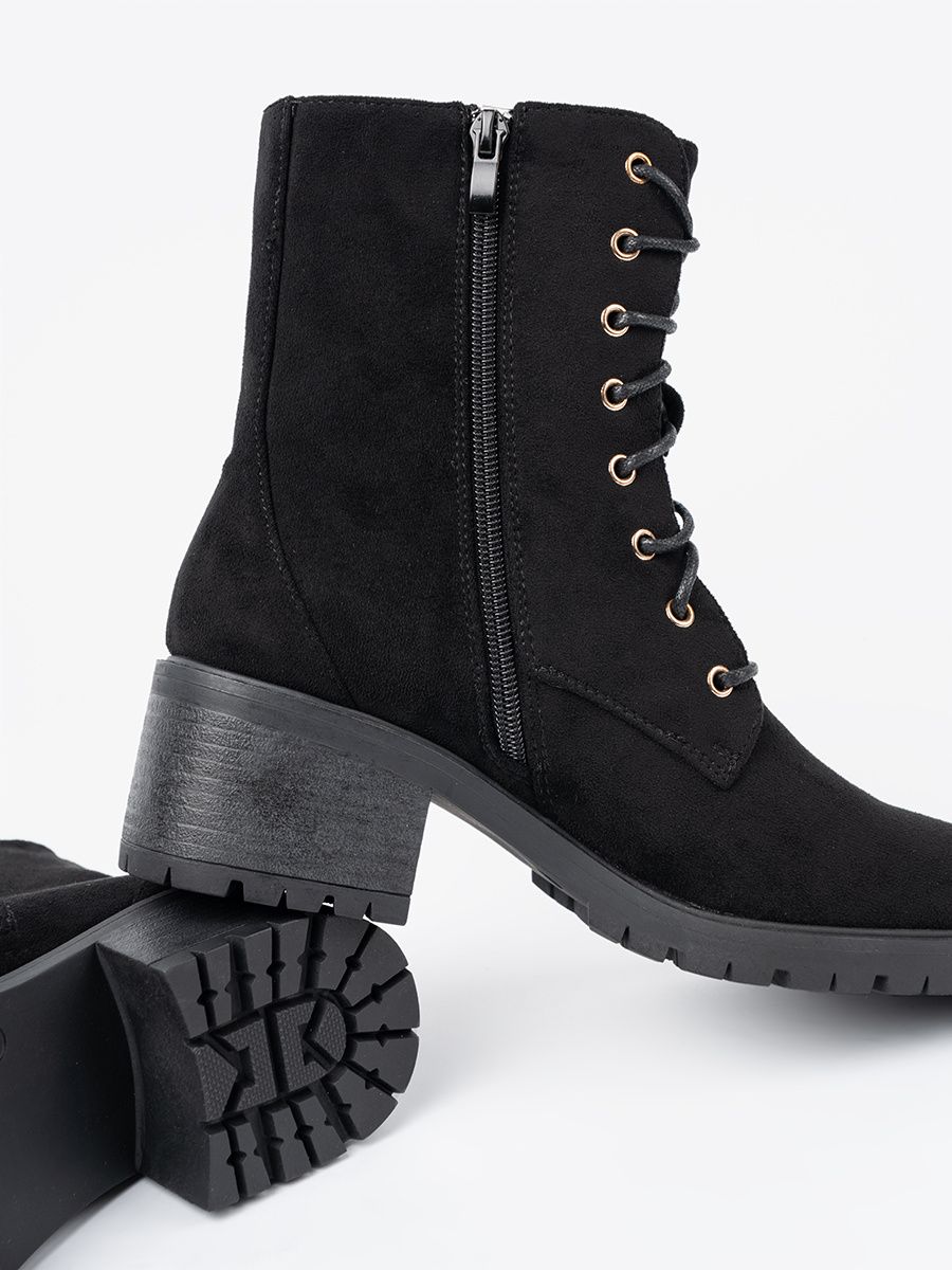 Comfortable Black Ankle Boots with Round Toe
