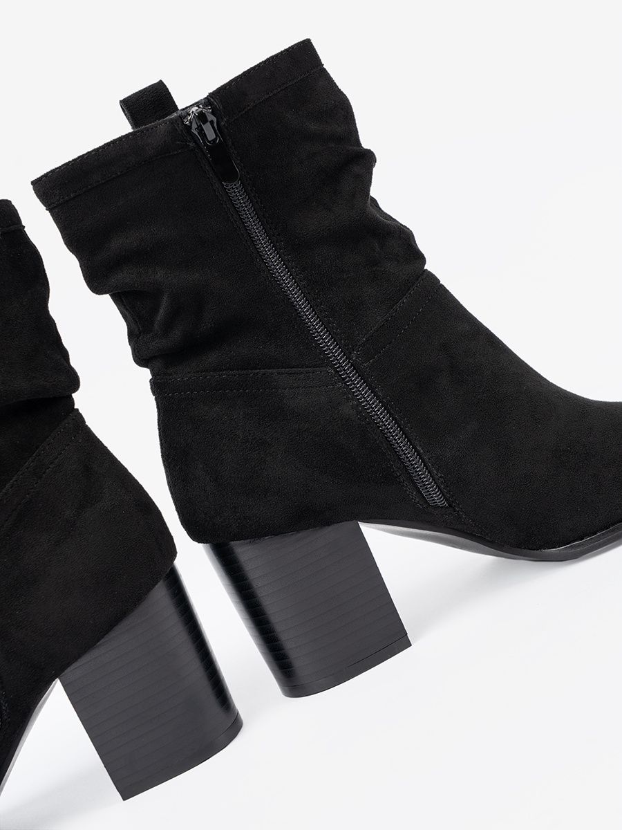 Black Suede Ankle Boots with Block Heel and Gathered Shaft