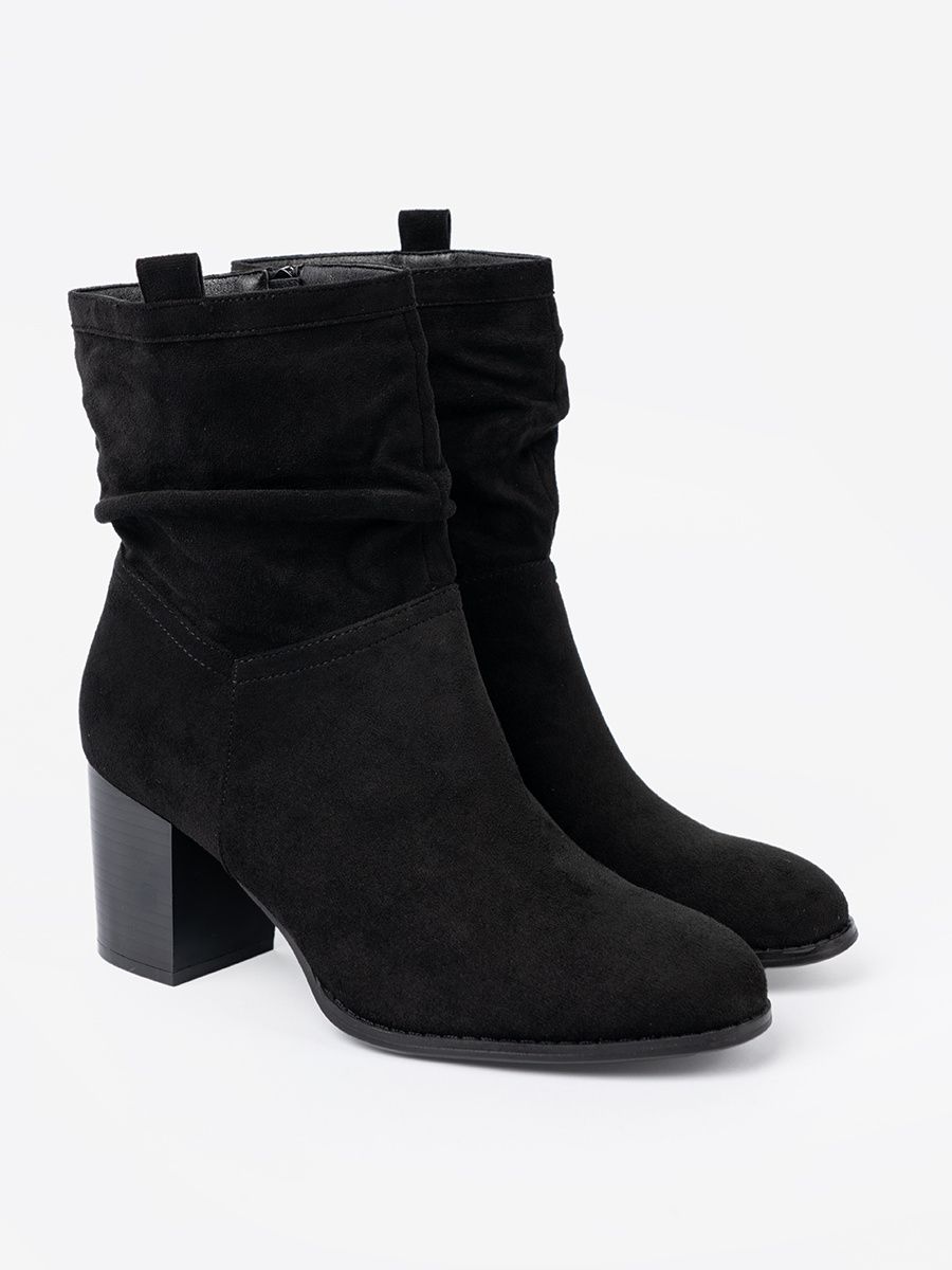 Black Suede Ankle Boots with Block Heel and Gathered Shaft