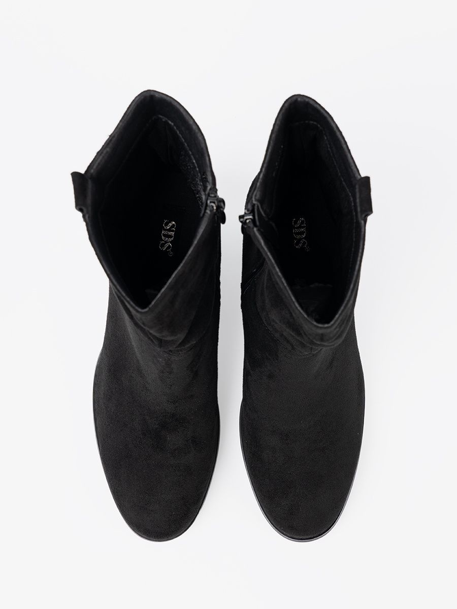 Black Suede Ankle Boots with Block Heel and Gathered Shaft