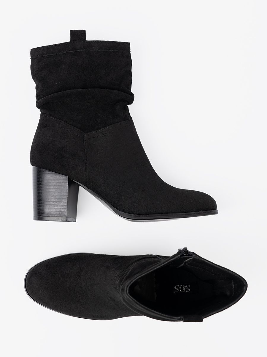 Black Suede Ankle Boots with Block Heel and Gathered Shaft