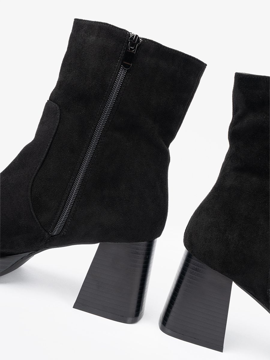 Elegant Black Ankle Boots on a Stable Heel