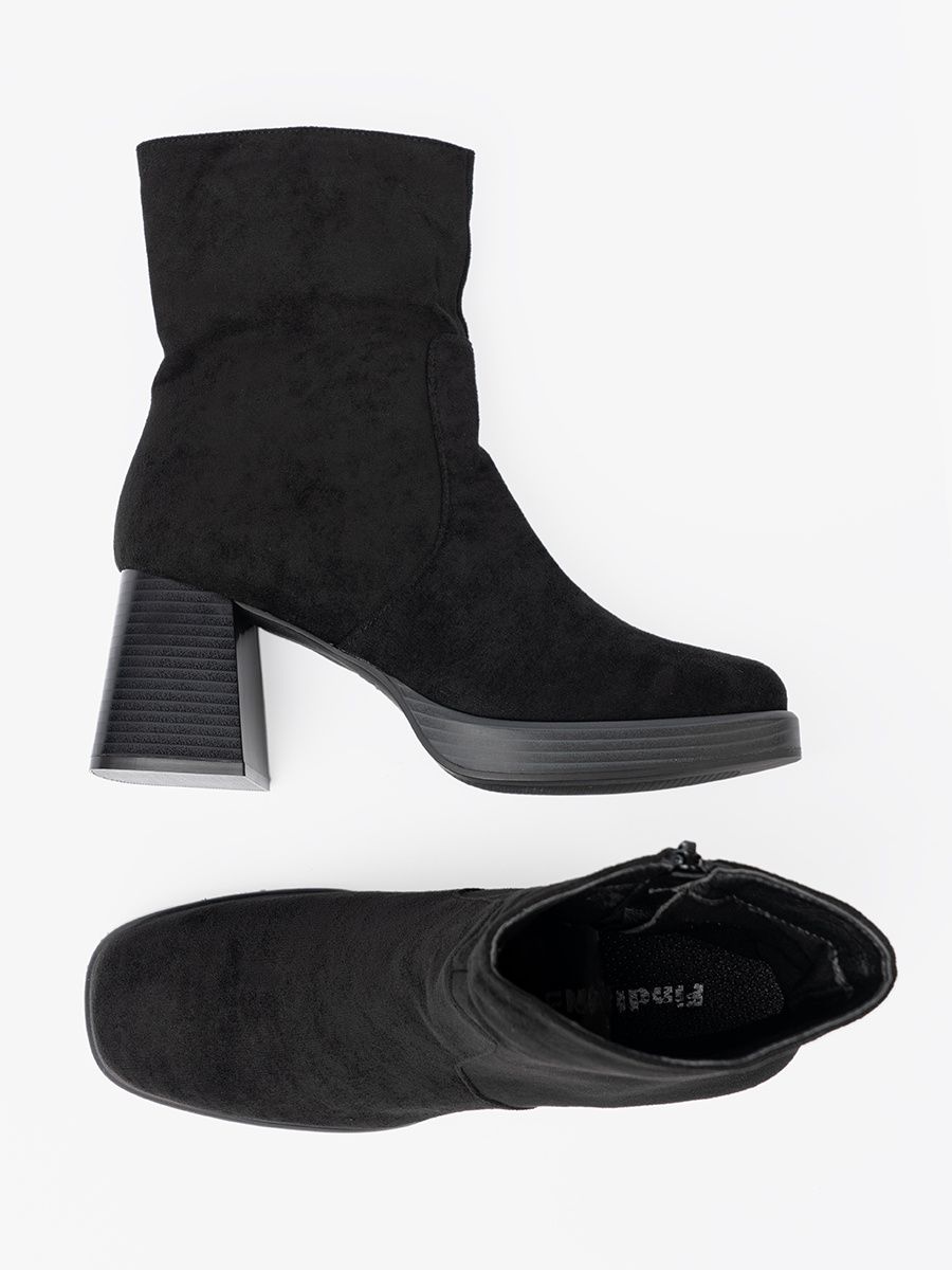 Elegant Black Ankle Boots on a Stable Heel