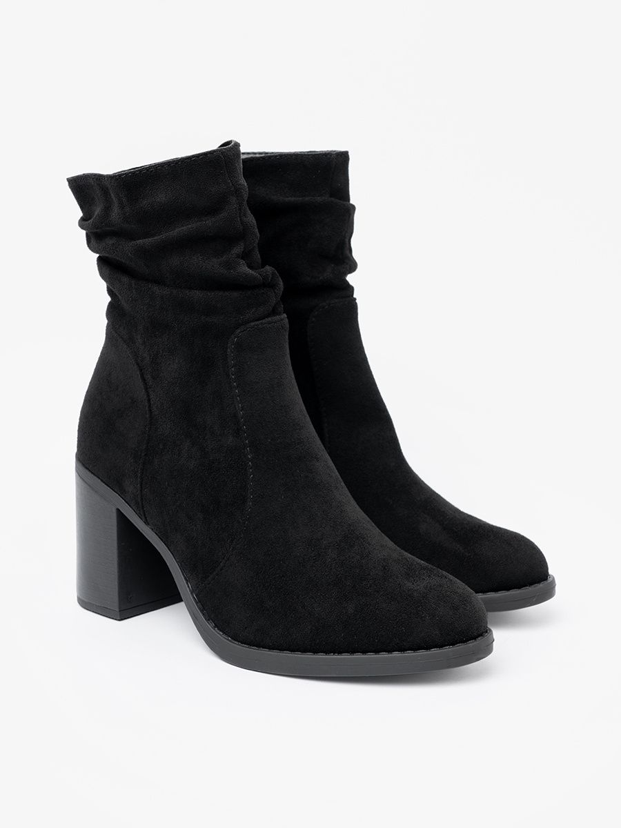 Elegant Black Ankle Boots with Block Heel and Gathered Shaft